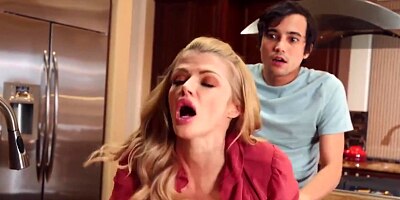 Brazzers - Busty MILF Joslyn James gets fucked hard by her sons friend