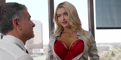 Naughty America - Linzee Ryder pulls all the strings and gives the boss her juicy wet pussy to get m