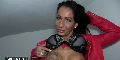 Public Agent Genuine MILF fucks for cash
