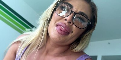 Sweet Step Mom Wants Sex ~ Vivianne DeSilva ~ Scott Stark ~ Household Fantasy