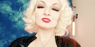 Latex Rubber Selfie Video with Facesitting desires. Arya Grander fetish model and Mistress.