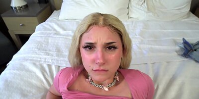 Skyler Vox moans, "OMG it's better than my boyfriends dick!" - S16:E3